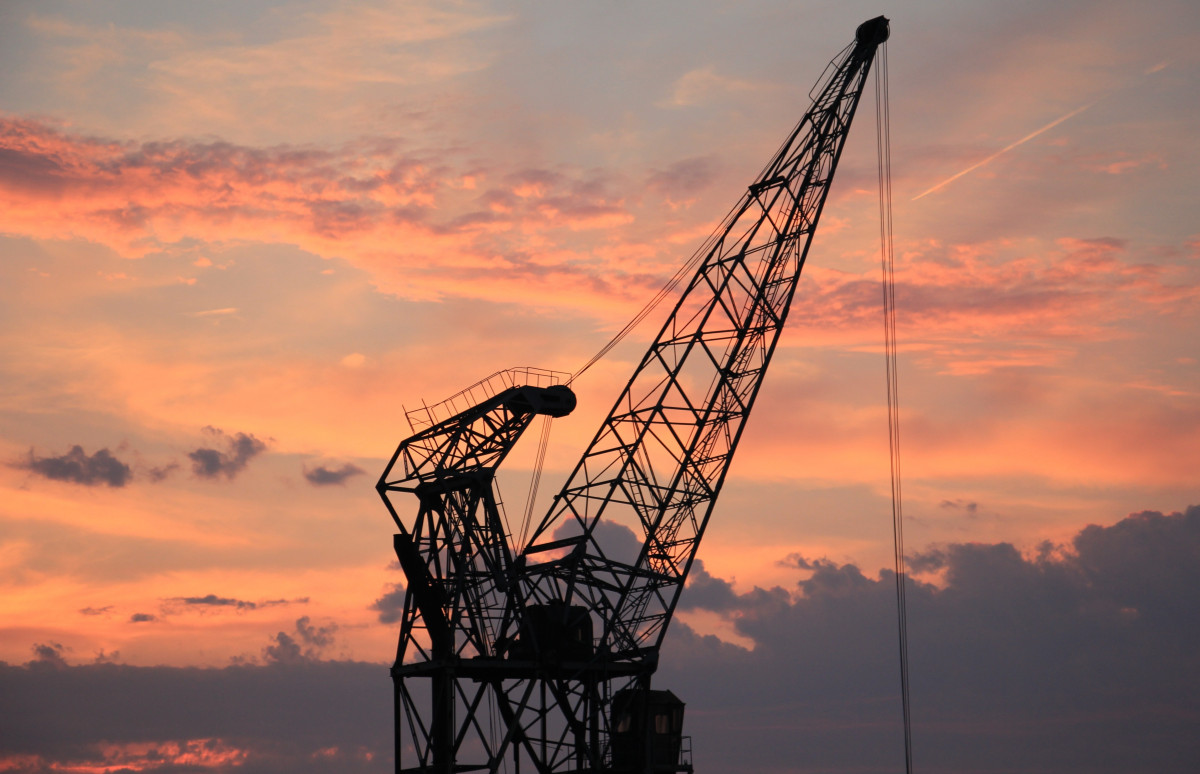 harbour_crane_sunset_sky_clouds_industry_port_mood_crane-499948.jpg!d